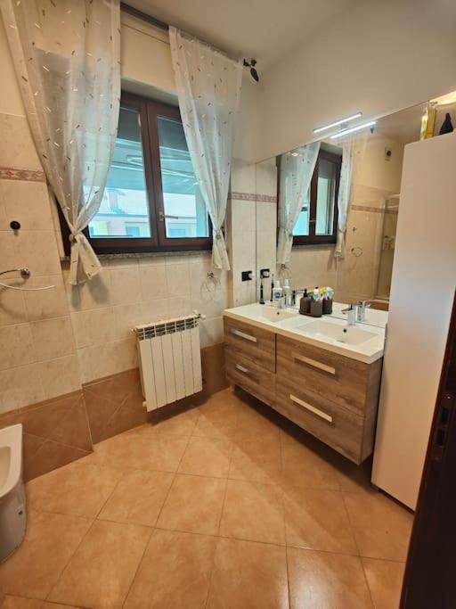 "Come A Casa" - Appartamento Gigi - Self Check In - Ospedale Humanitas - Forum Assago - Tram15 罗扎诺 外观 照片