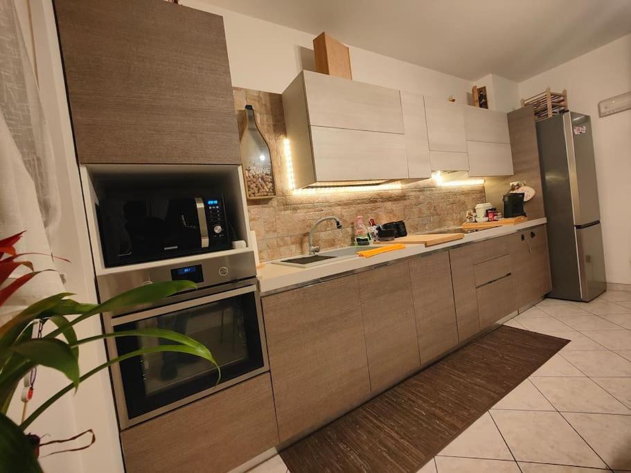 "Come A Casa" - Appartamento Gigi - Self Check In - Ospedale Humanitas - Forum Assago - Tram15 罗扎诺 外观 照片